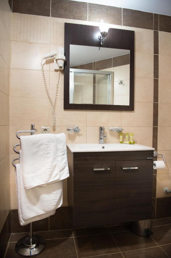 Premier Agrinio Heart Hotel Ngoại thất bức ảnh