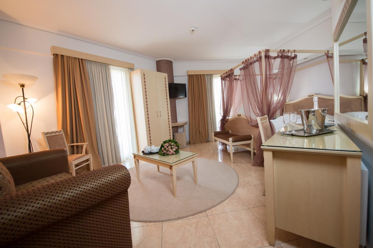 Premier Agrinio Heart Hotel Ngoại thất bức ảnh